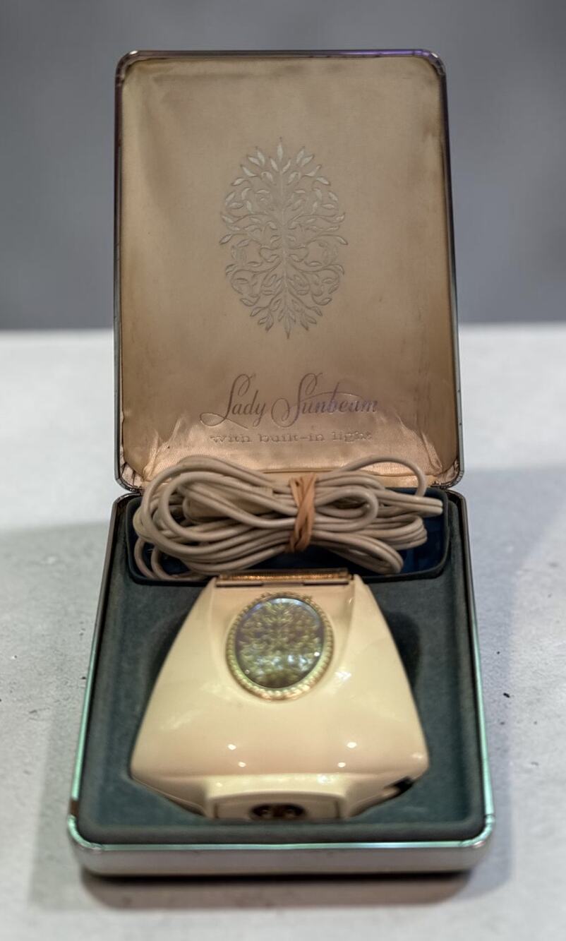 Vintage Lady Sunbeam Electric Shaver Lighted Razor w/ Case Works Mid Century